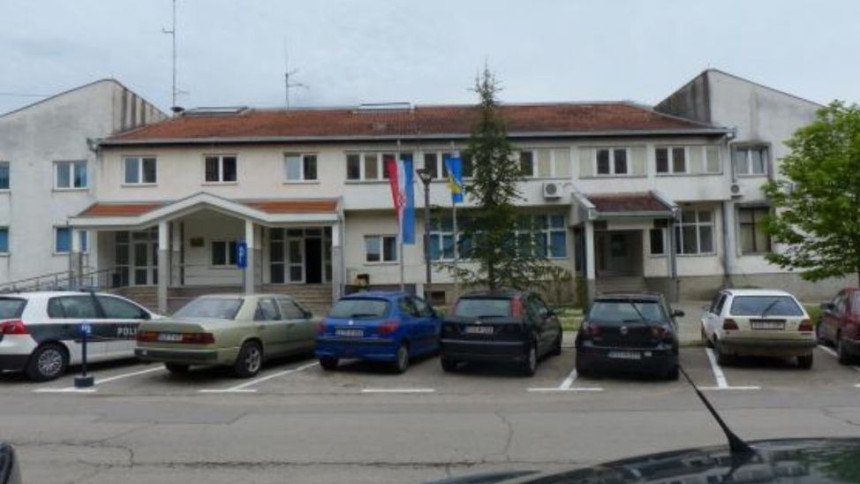 Užas u Ljubuškom: Dječak iz puške ranio sestru