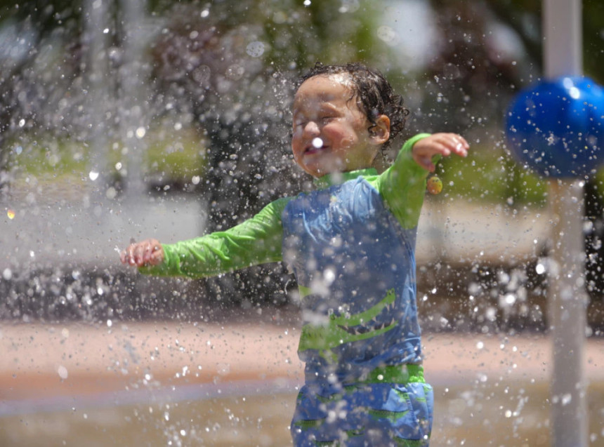 Temperature u Ujedinjenim Arapskim Emiratima i 51,8 °C