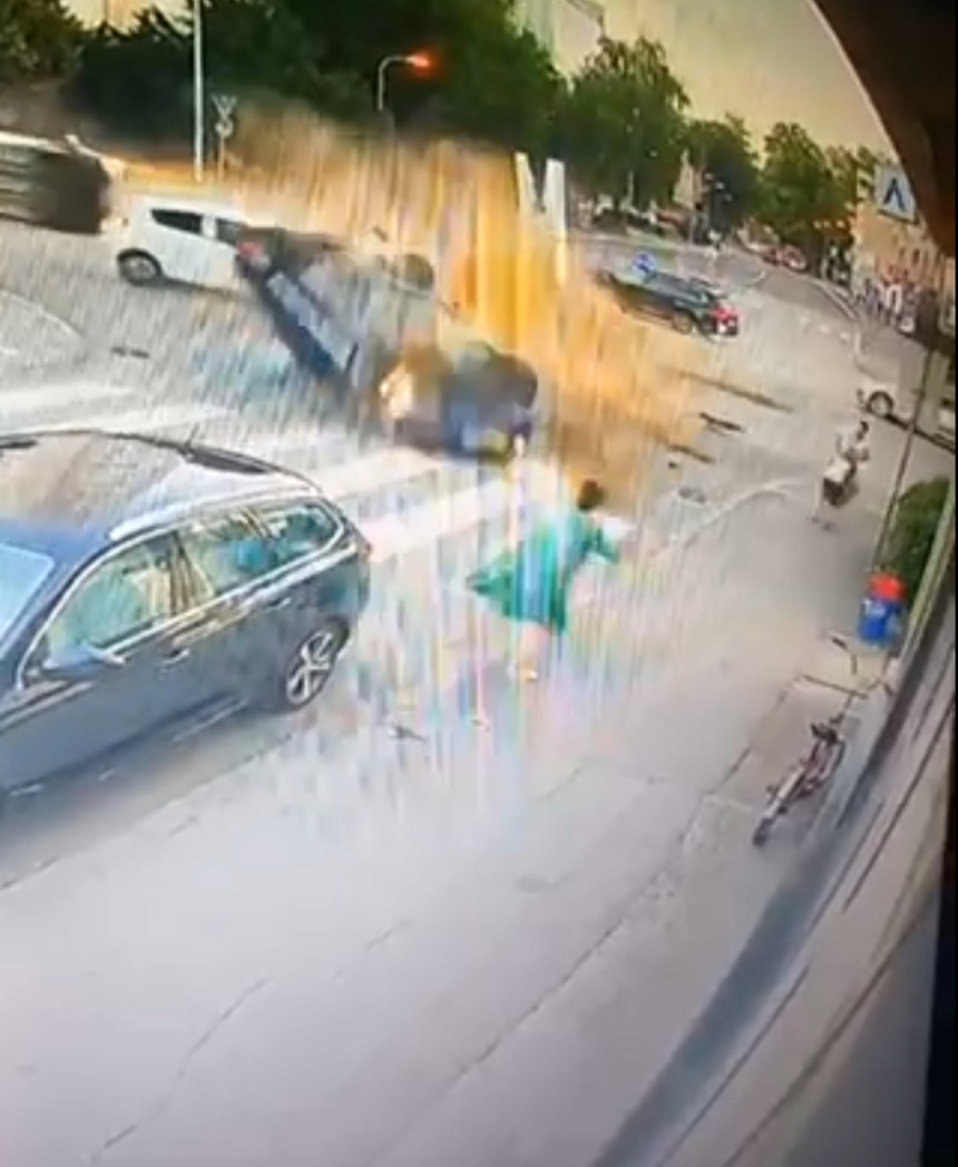 Objavljen snimak stravične saobraćajke u centru Banjaluke