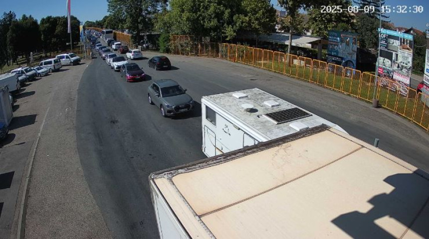 Vozači oprezno: Gužve na većini graničnih prelaza