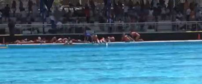 Veliki skandal na vaterpolu, pucnjava prekinula meč