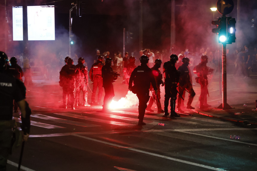 BG: Demonstranti napali pripadnike Žandarmerije