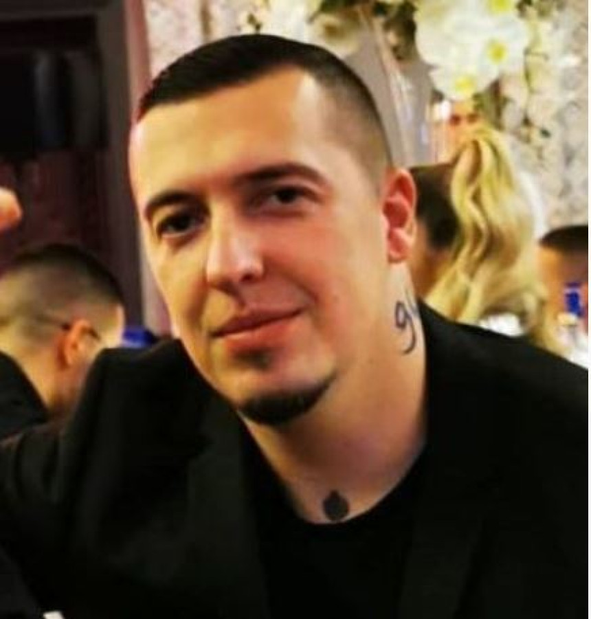 Pjevaču pozlilo u vožnji, pa udario u bankinu