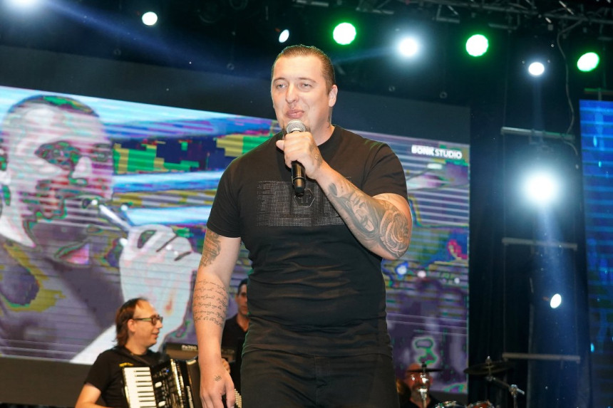 Oglasio se Amar, demantovao da je imao udes