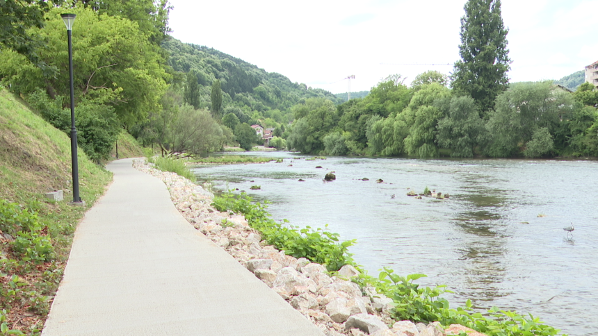 Oblačno i svježije vrijeme, krajem dana razvedravanje