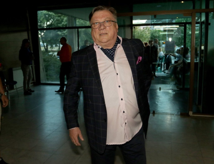 Halid Bešlić za dlaku izbegao smrt, lekari mu spasili život