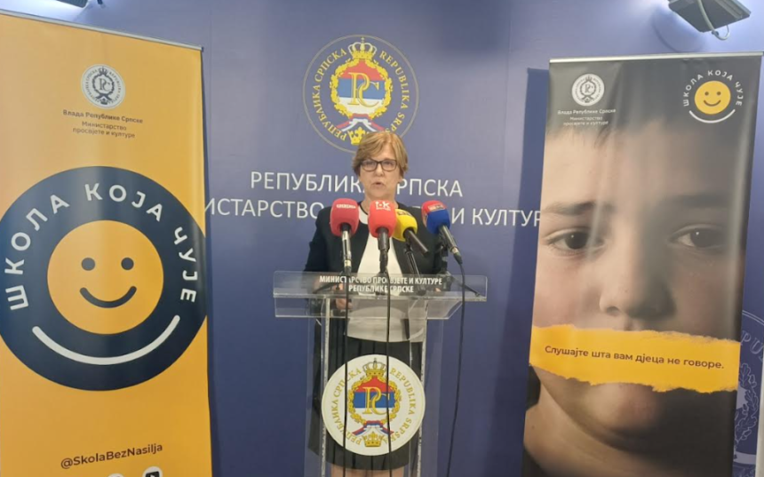 Počinje školska godina, 300 prvačića manje nego lani