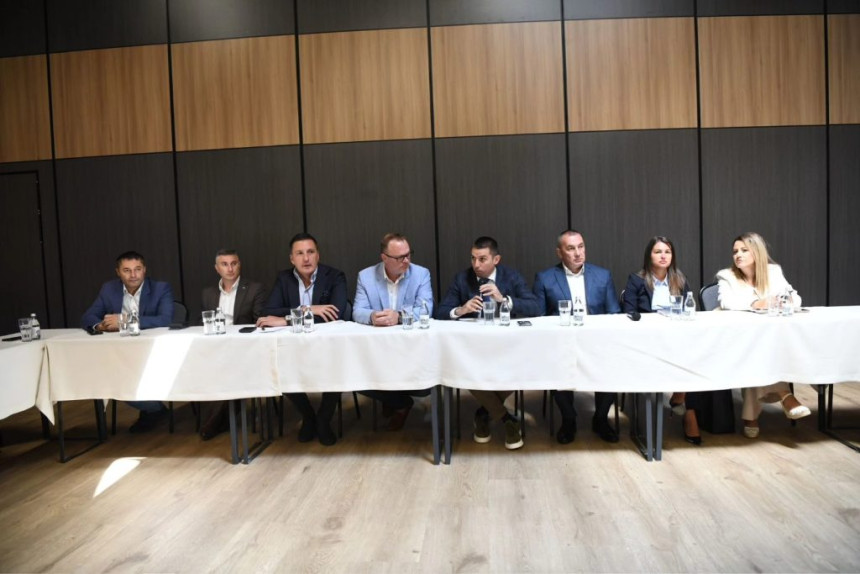 Mudre glave OC: Emituju akcije da vrate dugove