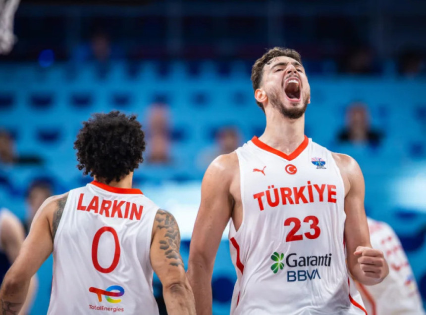 Košarkaši Turske "pregazili" Portugaliju, Finci ubedljivi protiv Crne Gore