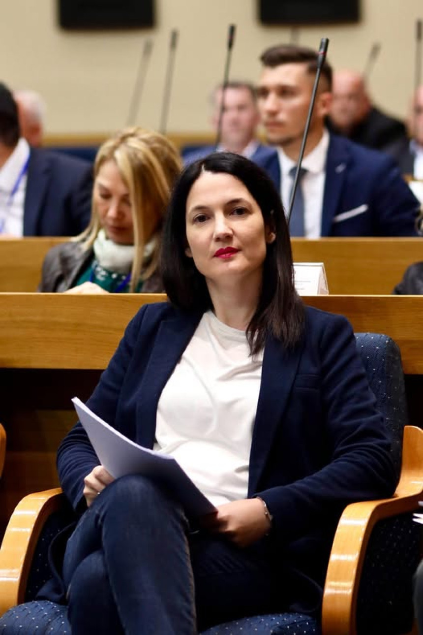 Poruka Dodiku: Odlazi, čovječe, ne vuci sve u ambis!