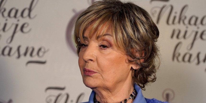 Lepa Lukić progovorila o "dečku" koga je srela posle 50 godina!