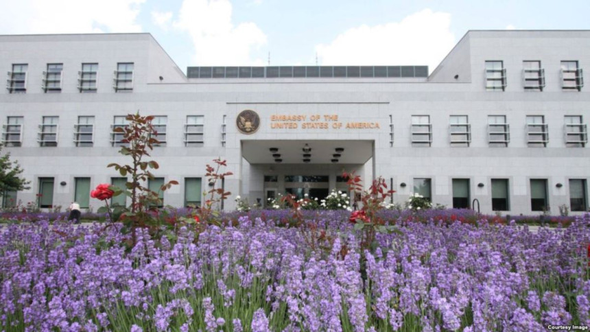 SNSD-ovci i Šmit došli zajedno na brifing u Ambasadu