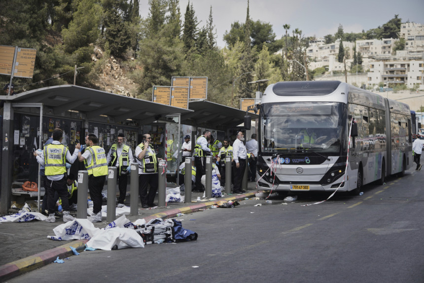 Jerusalim: U napadu na autobus najmanje pet osoba ubijeno