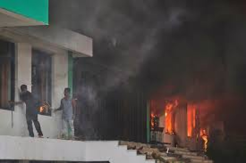 Premijer Nepala dao ostavku, pa mu zapaljena kuća