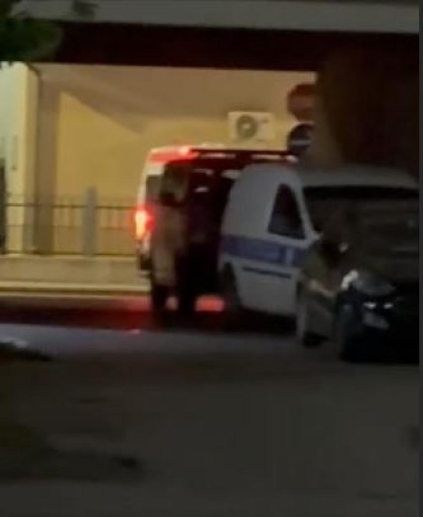 Policijska akcija u Bijeljini: Navodno pronađena droga?!