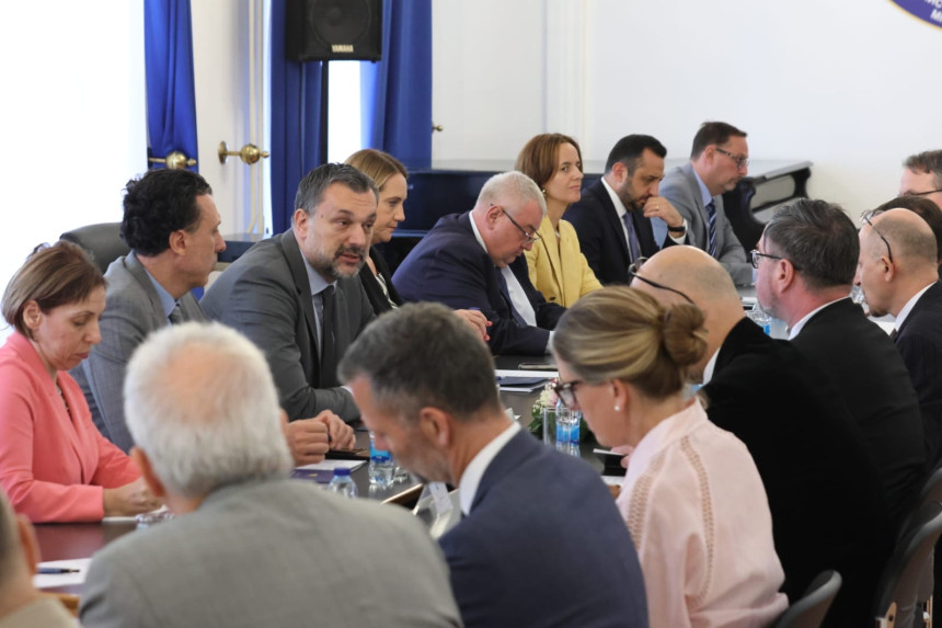 Konaković na brifingu sa stranim diplomatama u BiH