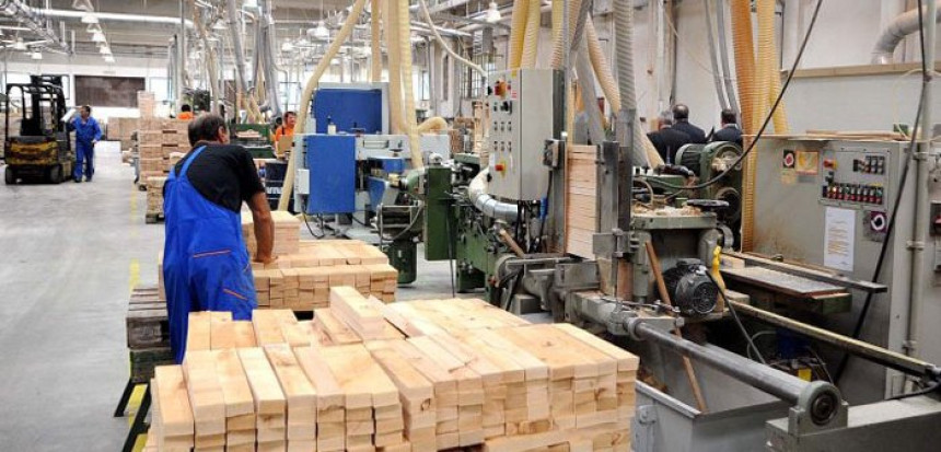 Proizvodnja u Srpskoj sve manja, drvna industrija posebno ugrožena