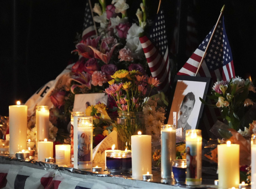 Komemoracija Kirka 21. septembra na stadionu u Arizoni