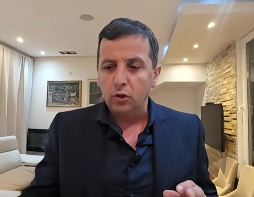 Ne zna čovjek da li bi se smijao od muke ili plakao od tuge