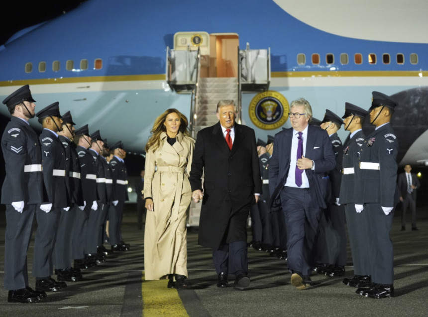 Tramp u pratnji Melanije doputovao u Veliku Britaniju