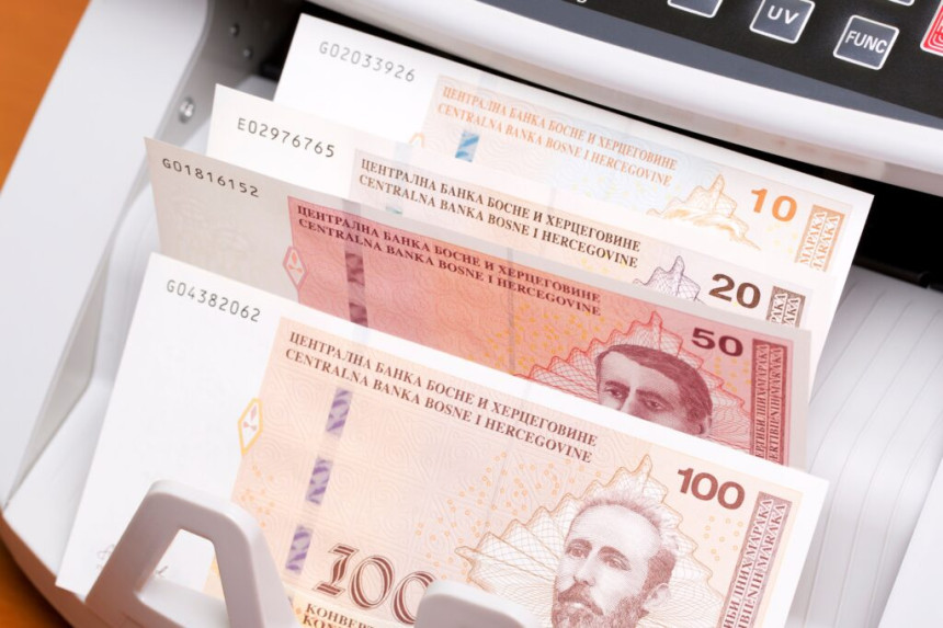 Kolika bi trebala biti plata u BiH da bi se komotno živjelo?