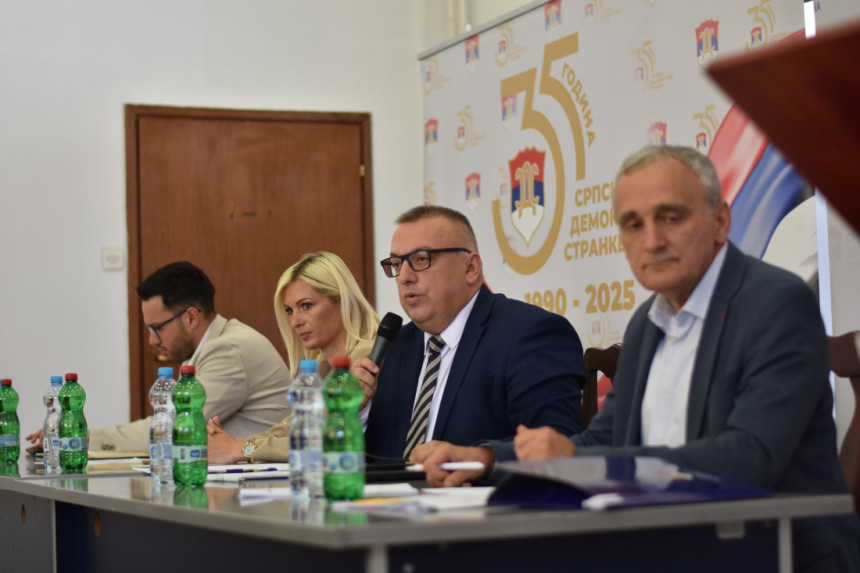 Radulović otkazao sjednicu, nije siguran u kvorum