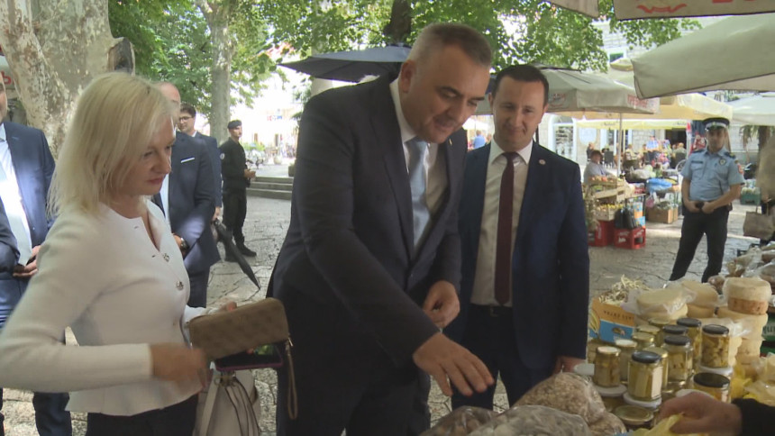 Minić izdaje garancije za milijarde novih zaduženja?