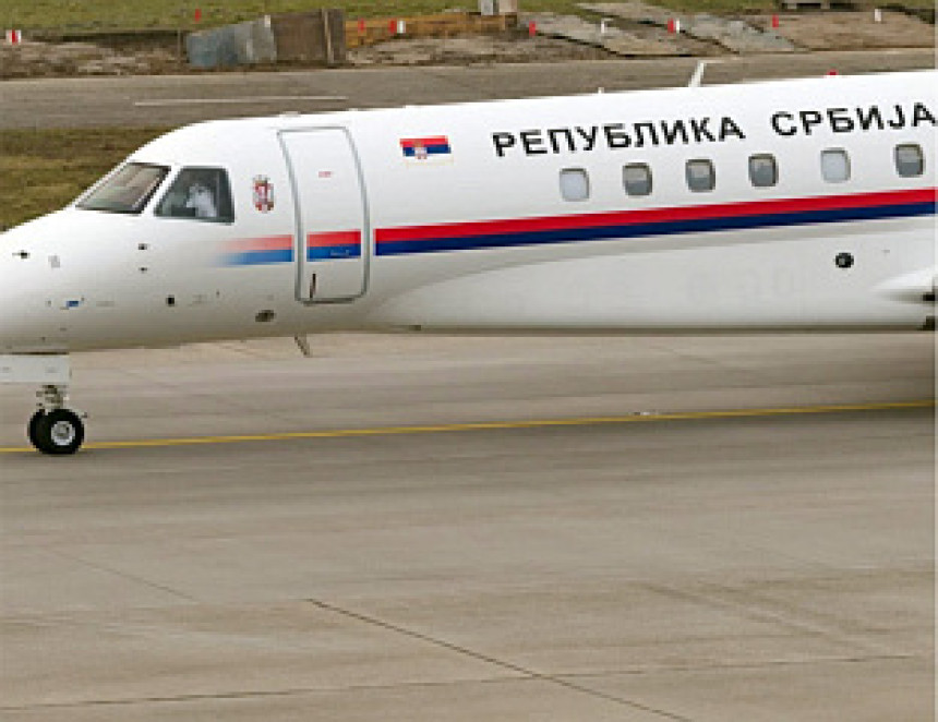 Avion u kojem je general Pavković sletio u Beograd