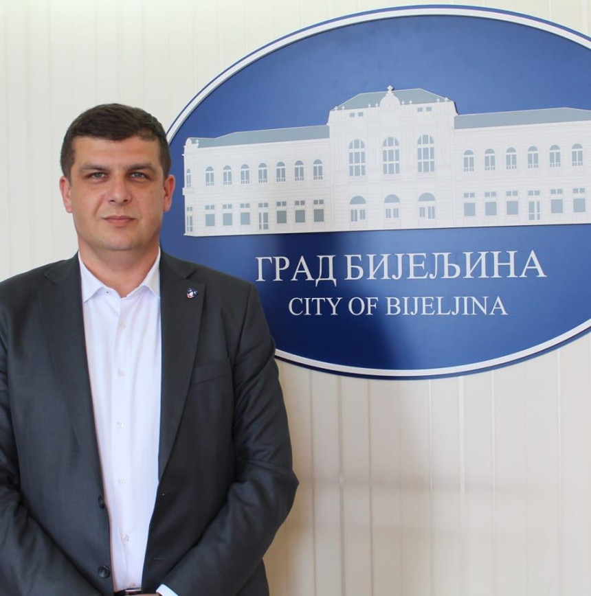 Sjednica Skupštine u formi ’’Cirkus Montija Pajtona’’