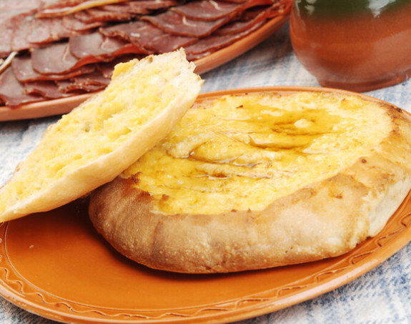 Od kajmaka i pretopa do molekularne kuhinje – novo lice komplet lepinje