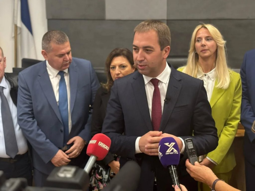 Selak pozajmio automobil od Vrhovnog suda RS