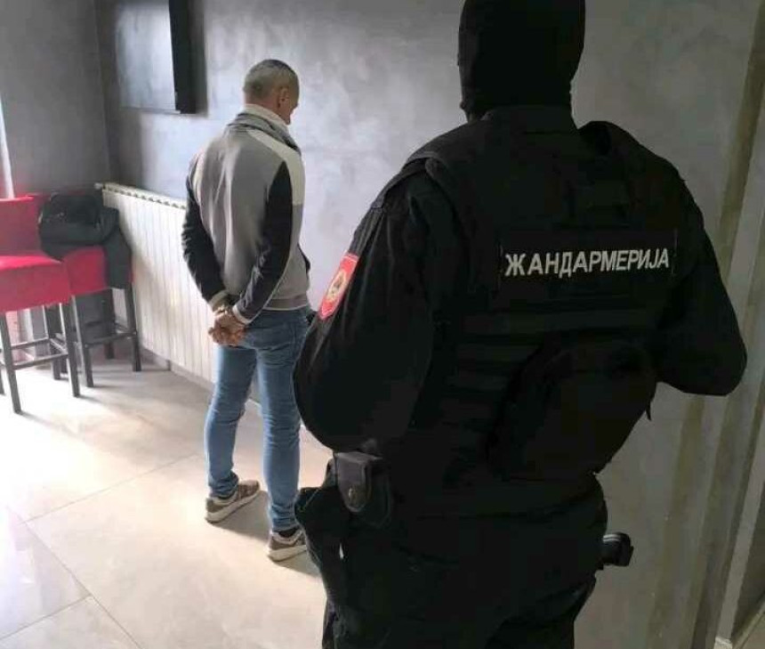 Predalo se dvoje osumnjičenih za kojim se tragalo