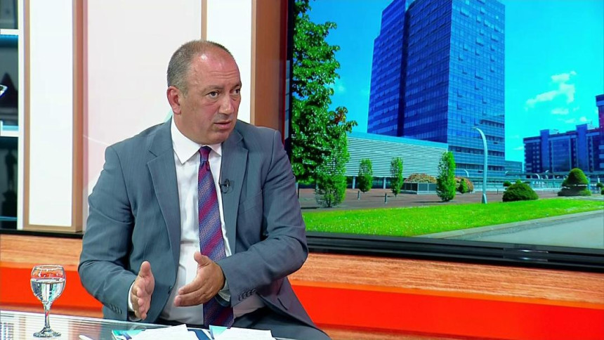 Prvo poslaničko pitanje predsjedniku Vlade Savi Miniću