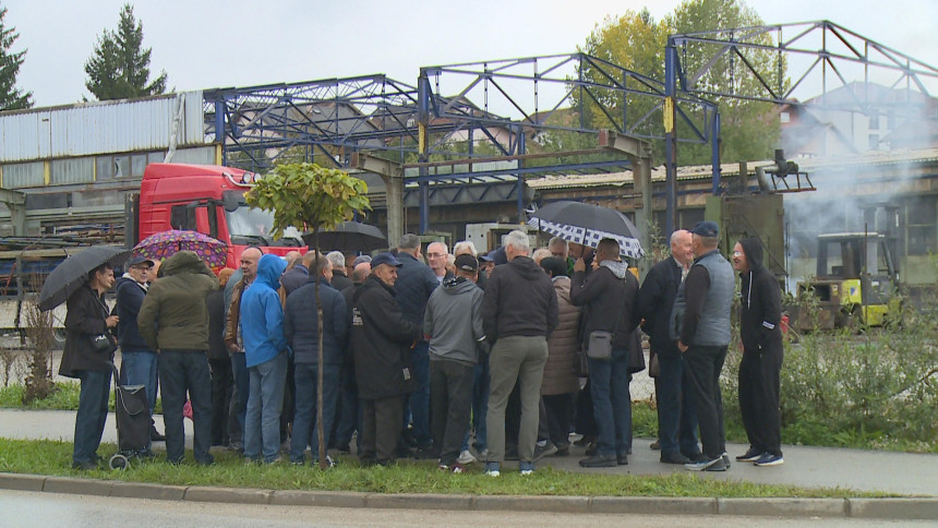 SNSD-ova vlast prevarila bivše radnike Famosa