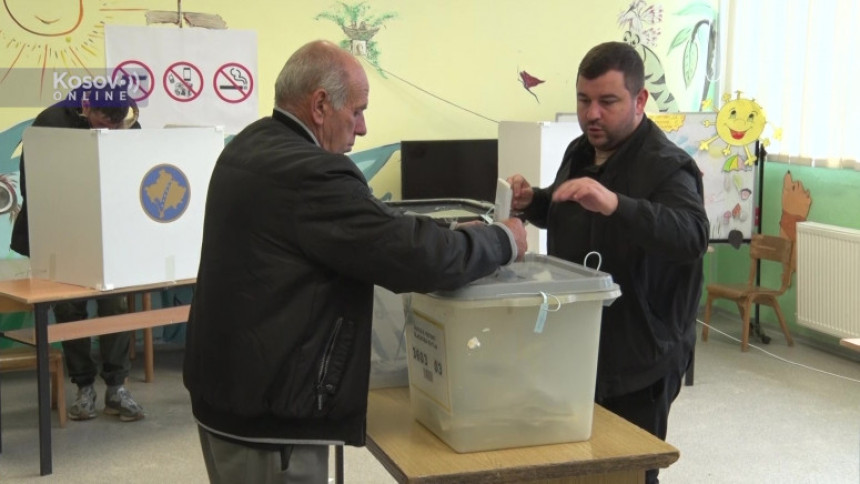 Do 9h najveća izlaznost u Zvečanu i Severnoj Mitrovici