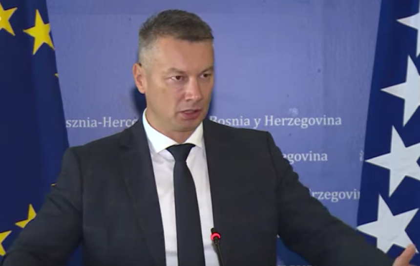 Nenad Nešić u istom danu smijenjen i vraćen