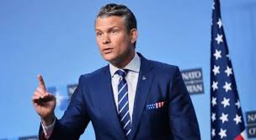 Avion američkog ministra odbrane prinudno sletio