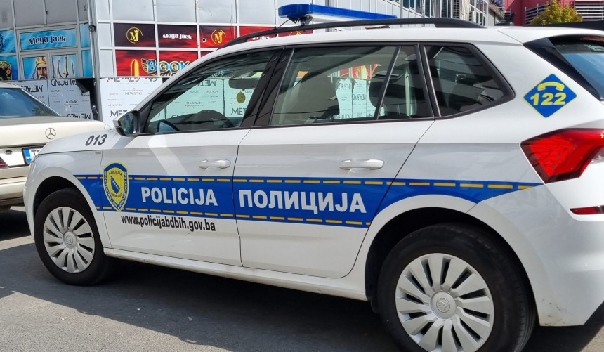Policija u kući zatekla naoružanog razbojnika