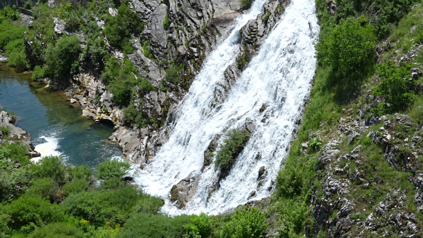 Vrijeme malo toplije i promjenljivo do pretežno oblačno