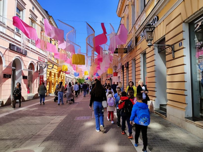 U Srpskoj rođeno 3.618 beba, a umrlo 7.429 osoba