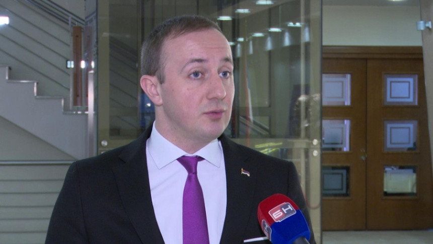 “SNSD spreman da izda Srpsku za lično bogatstvo”