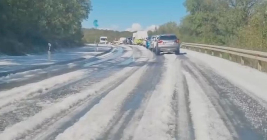 Nevjerovatni prizori na Krku, grad zabijelio puteve