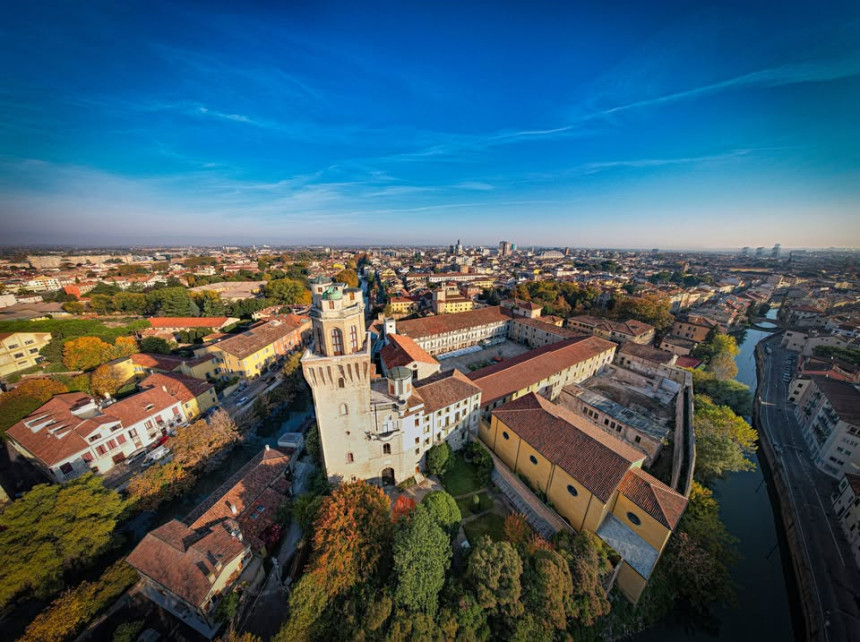 Kamiondžija iz BiH uhvaćen sa ukradenim mini-bagerima