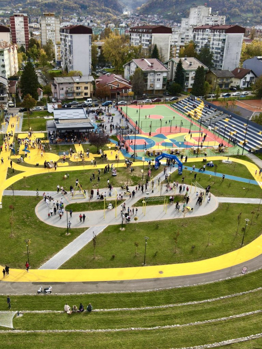 Uz igru i smijeh otvoreno novo igralište kod Akvane