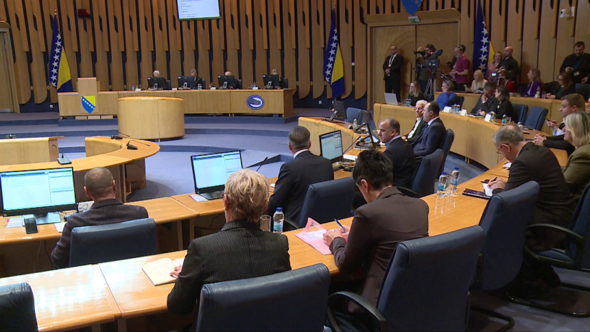 Da li će kadrovi SNSD ponovo igrati protiv Republike Srpske?