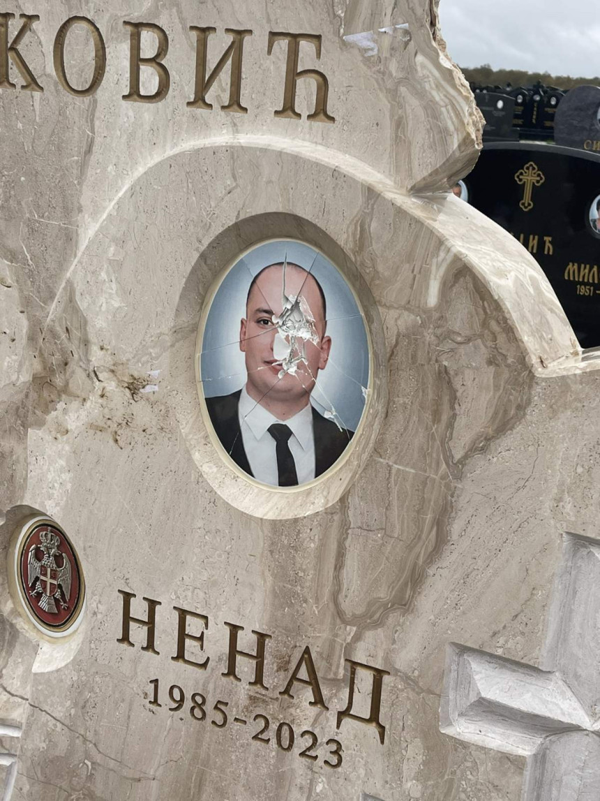 Vandalski čin: Oštećen spomenik inspektoru Markoviću