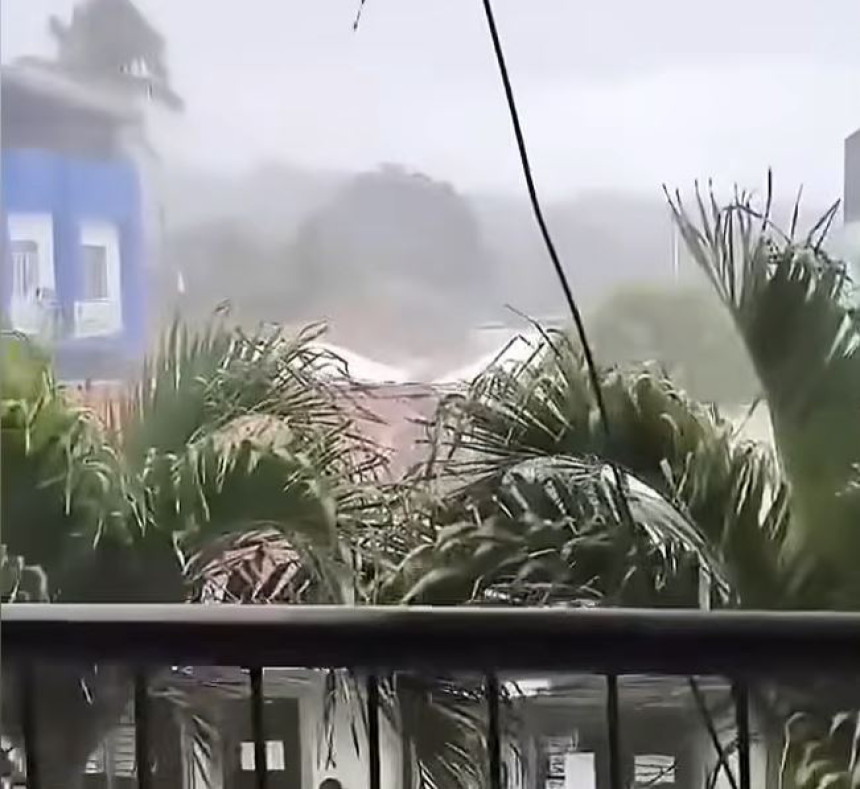 Filipini: Tajfun hara, ljudi spas traže i na krovovima kuća