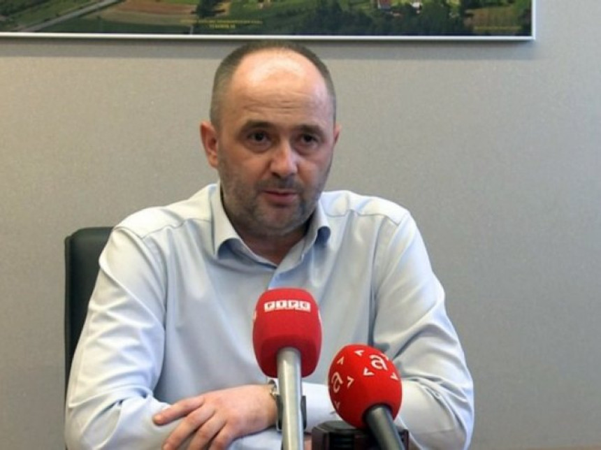 Cvjetinović bez znanja drugih medija, samo pred kamerama RTRS i ATV optužio Luku Petrovića! Ko je naručio izjavu?