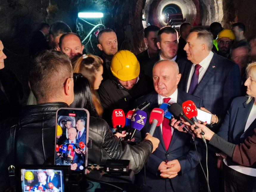 Probijen tunel: Režim slavi, a narod čeka struju