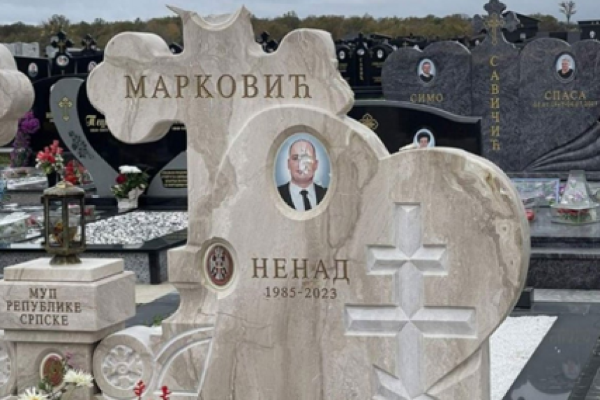 Dva lica uhapšena zbog oštećenja spomenika Markoviću